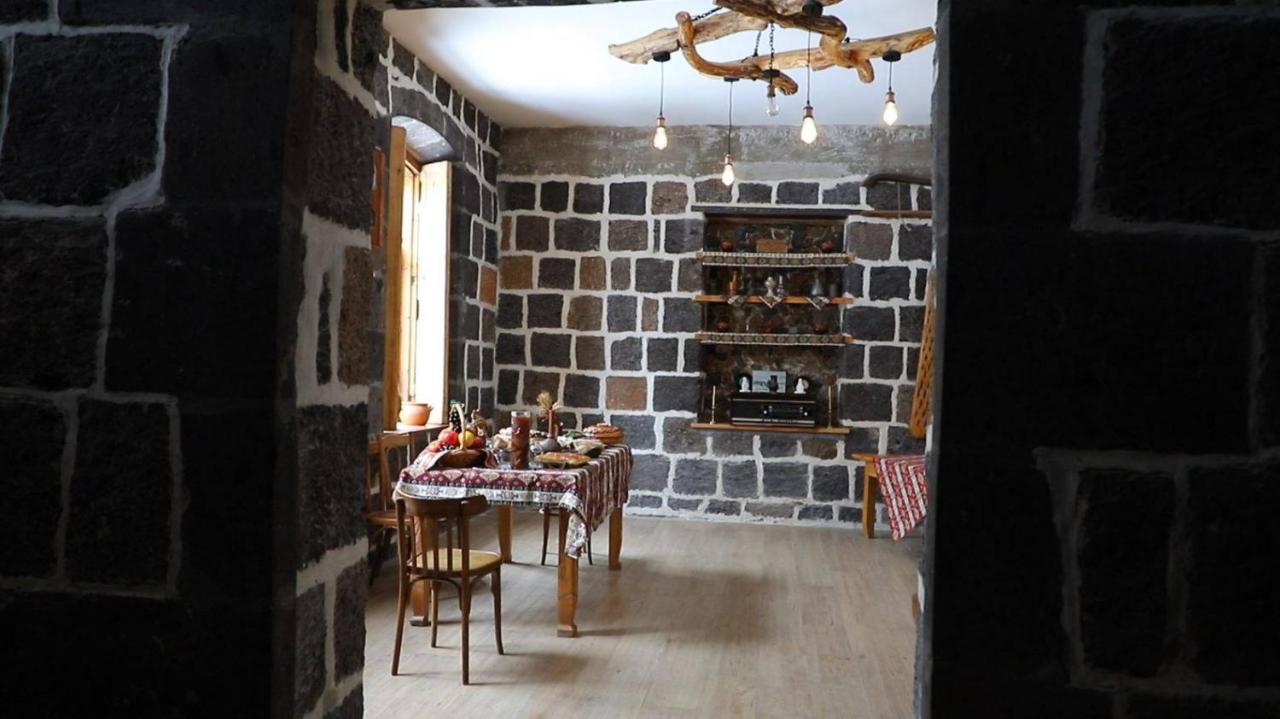 Guesthouse Emma Gjoumri Kültér fotó