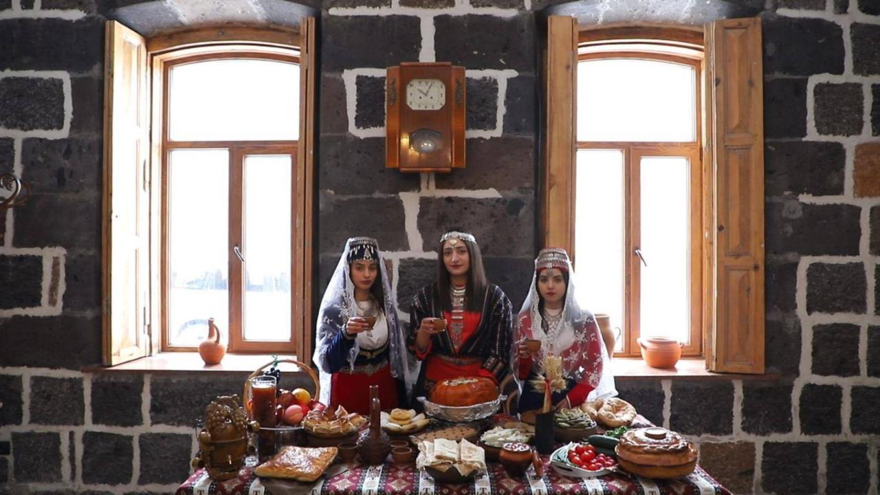 Guesthouse Emma Gjoumri Kültér fotó