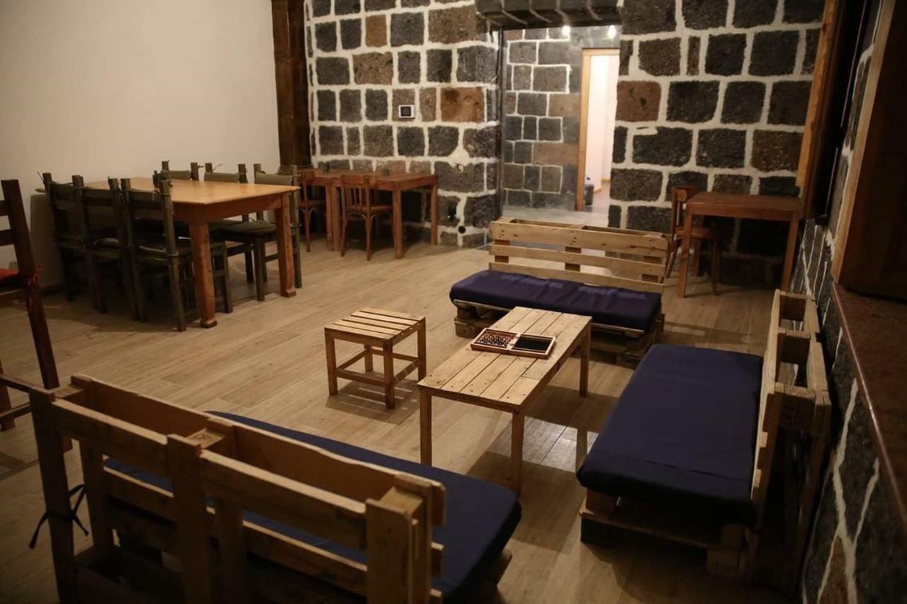 Guesthouse Emma Gjoumri Kültér fotó