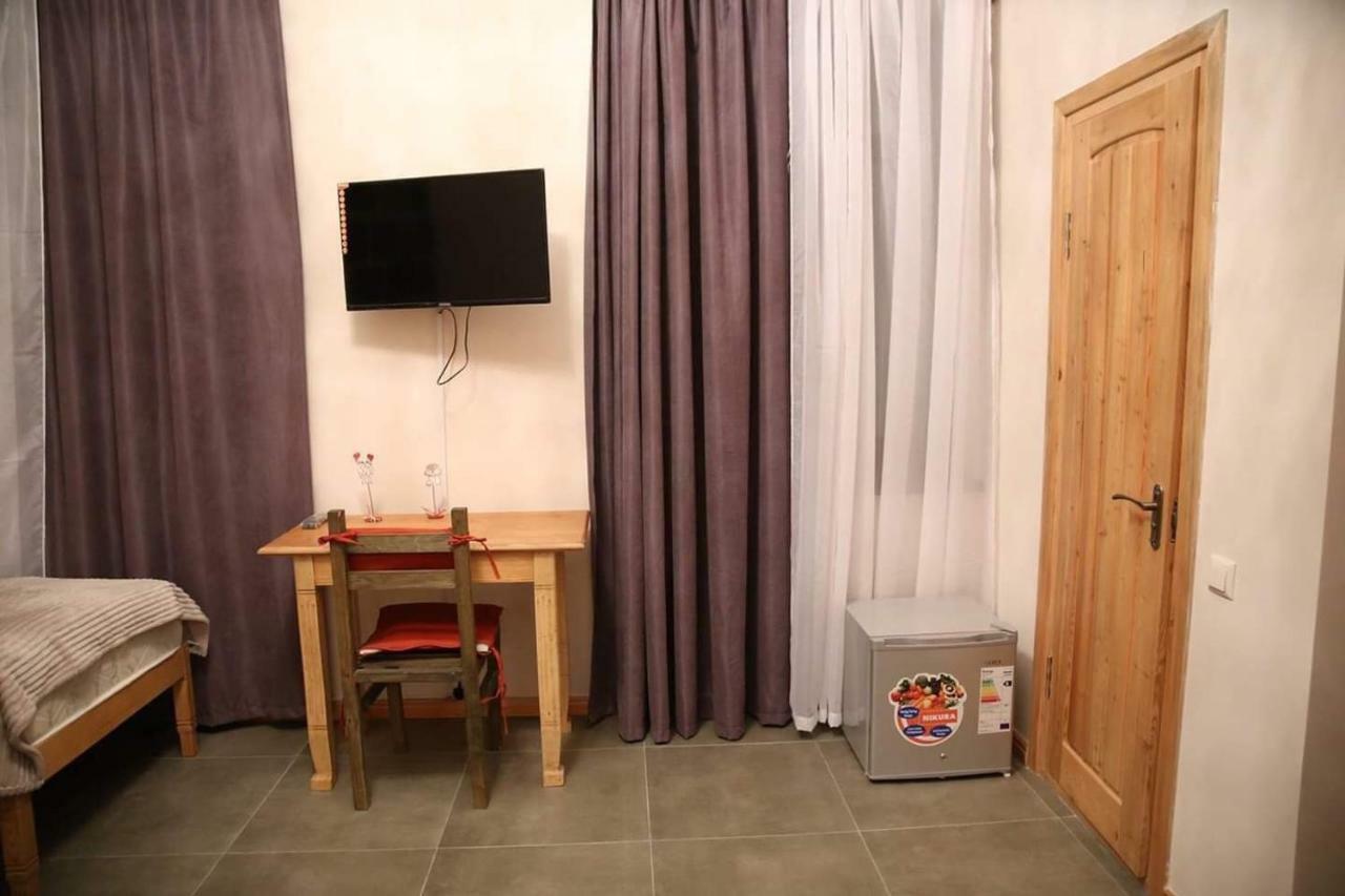Guesthouse Emma Gjoumri Kültér fotó