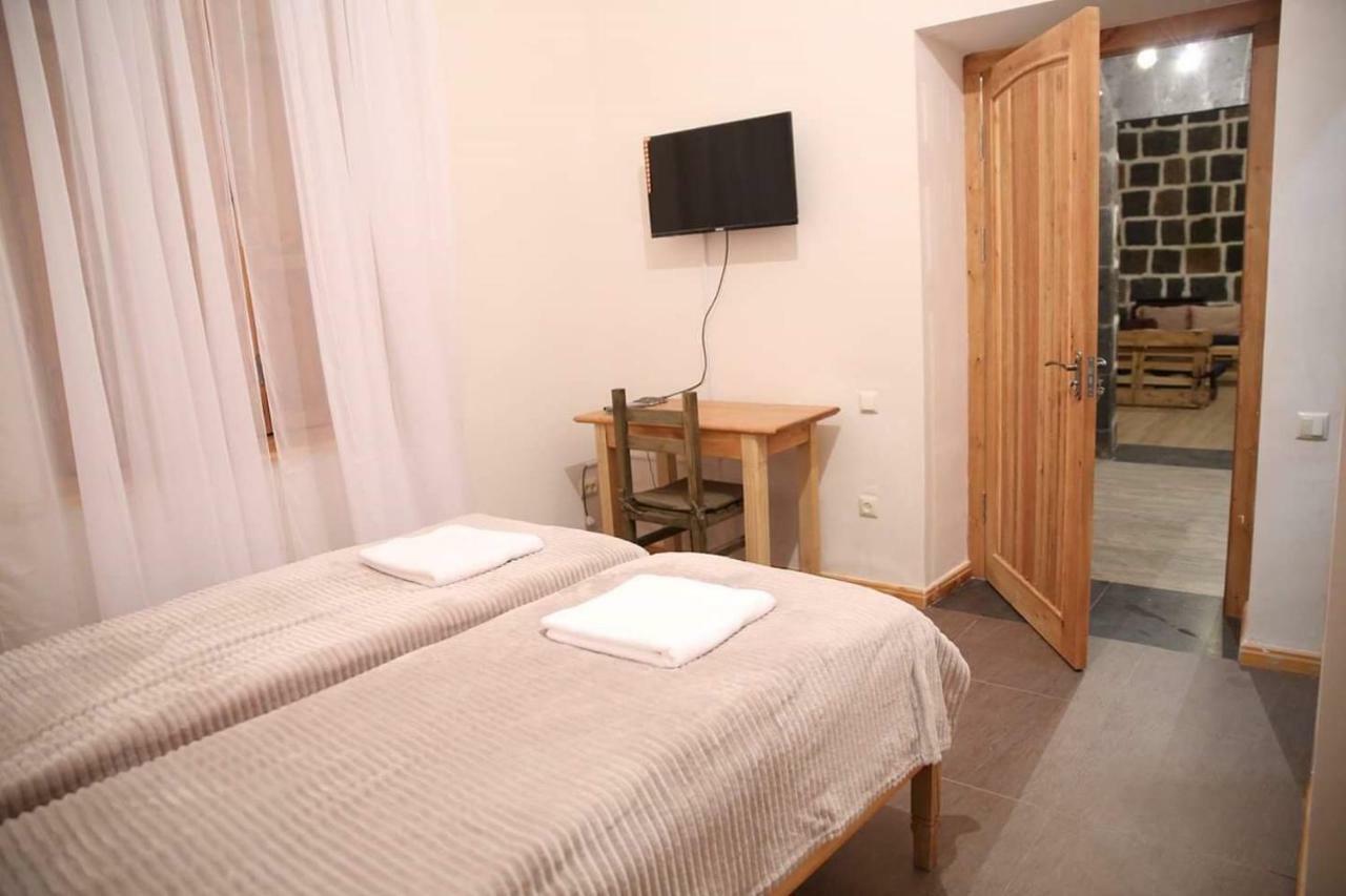 Guesthouse Emma Gjoumri Kültér fotó