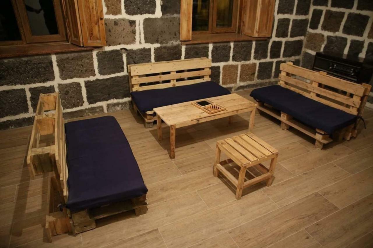 Guesthouse Emma Gjoumri Kültér fotó